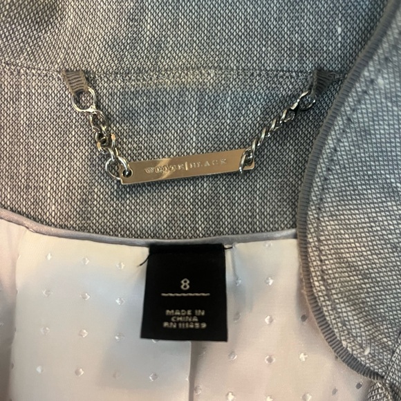 WHITE HOUSE BLACK MARKET light grey pantsuit - size 8 - Picture 3 of 5